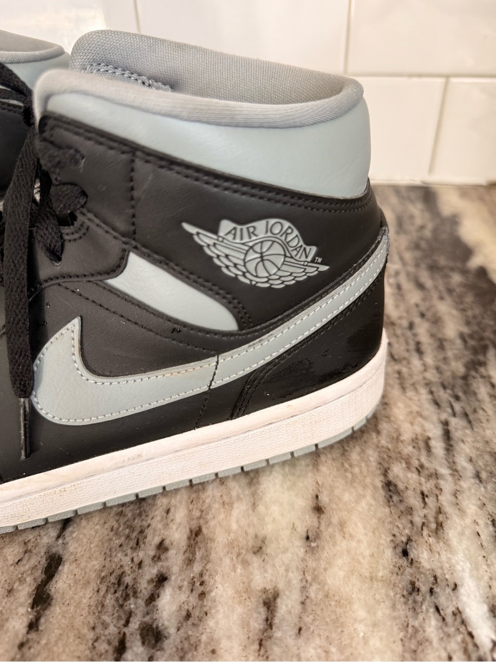 NIKE Air Jordan 1 Mid Shadow Women’s Size 10 - Picture 2 of 8